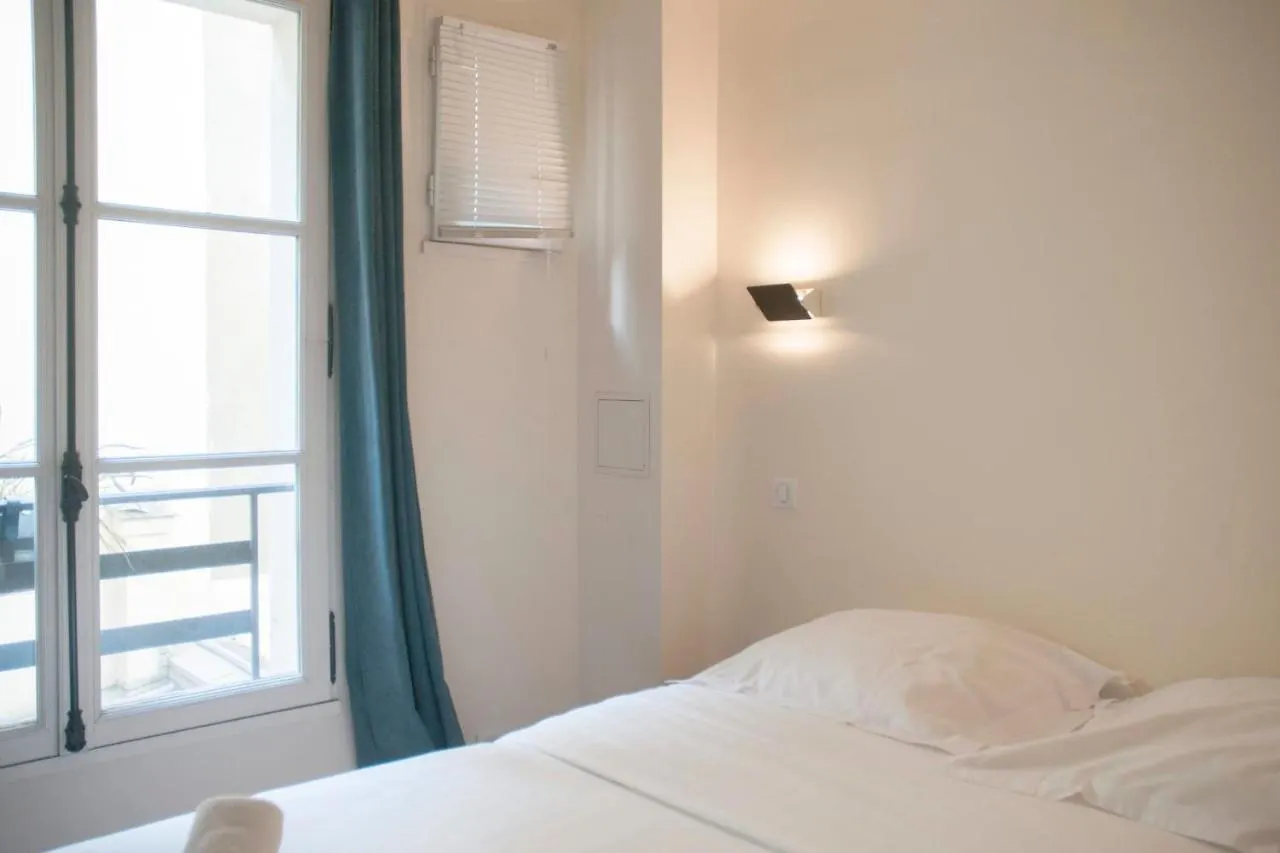 Bright & Spacious Apartment In Madeleine 파리