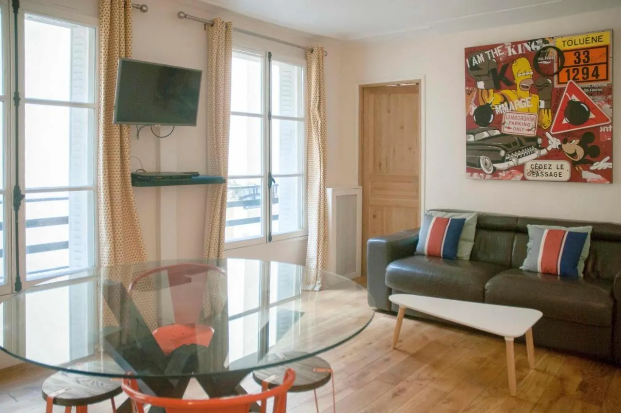 Bright & Spacious Apartment In Madeleine París